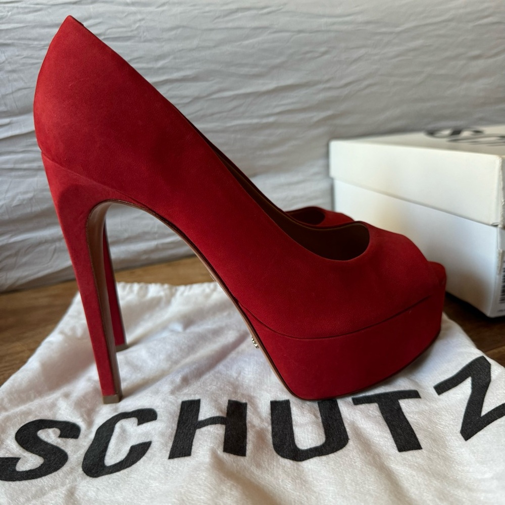 Peep toe Classic Red Schutz New